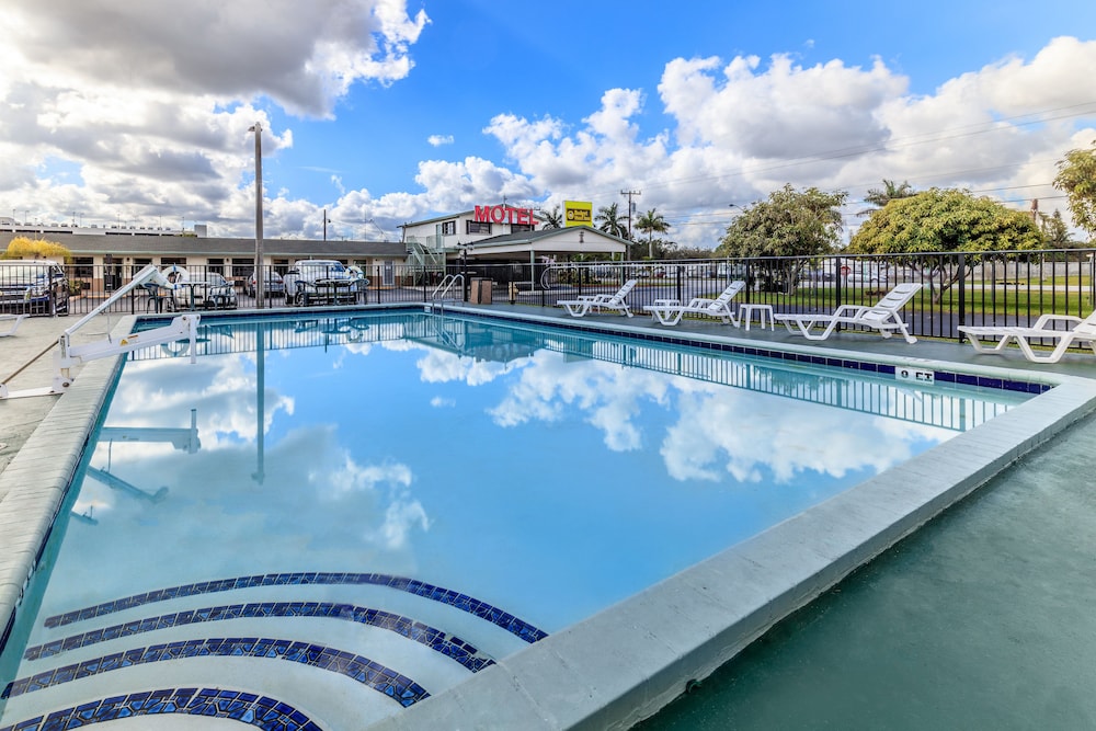 Budget Host Inn - featured photo