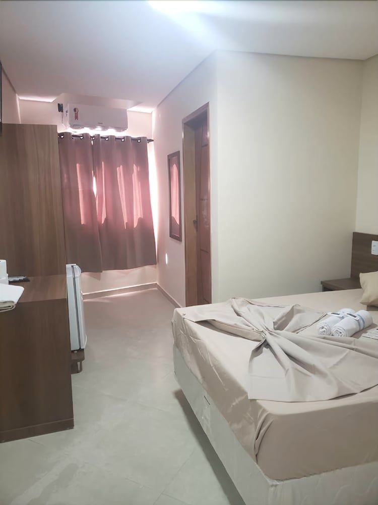 Luz do Mundo Hotel in Aparecida, Brasil