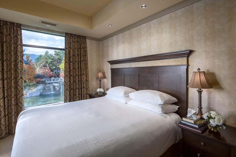 Hotel image of The Royal Kelowna Bellstar Hotels & Resorts