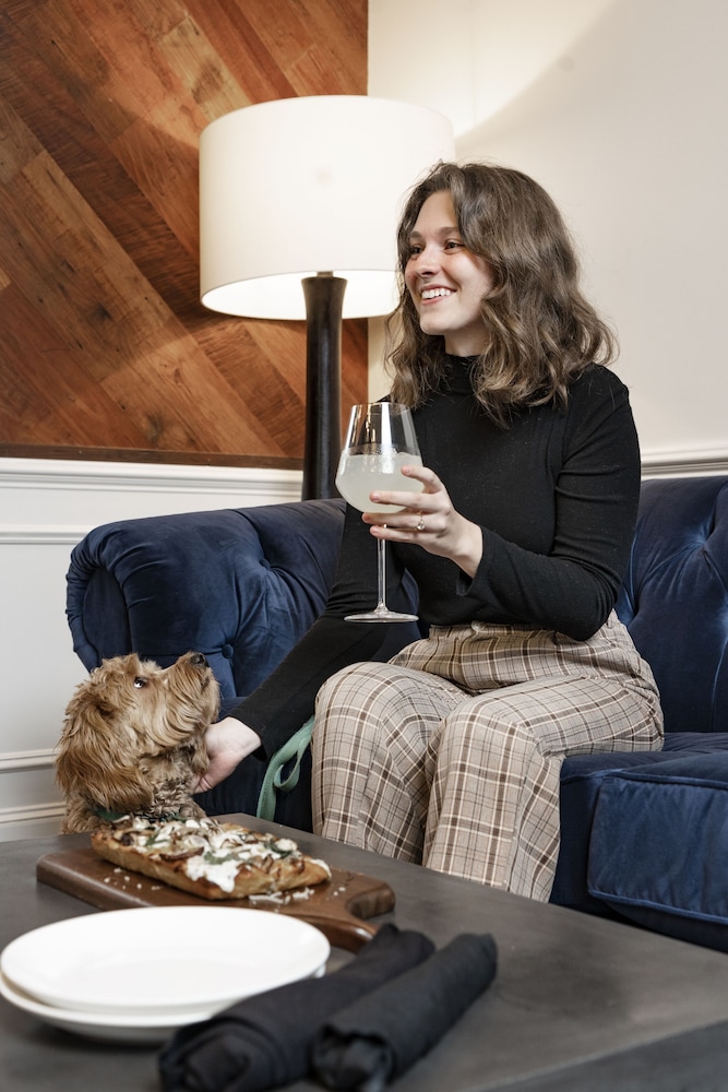 Hotel Saint Clair Magnificent Mile - photo 2