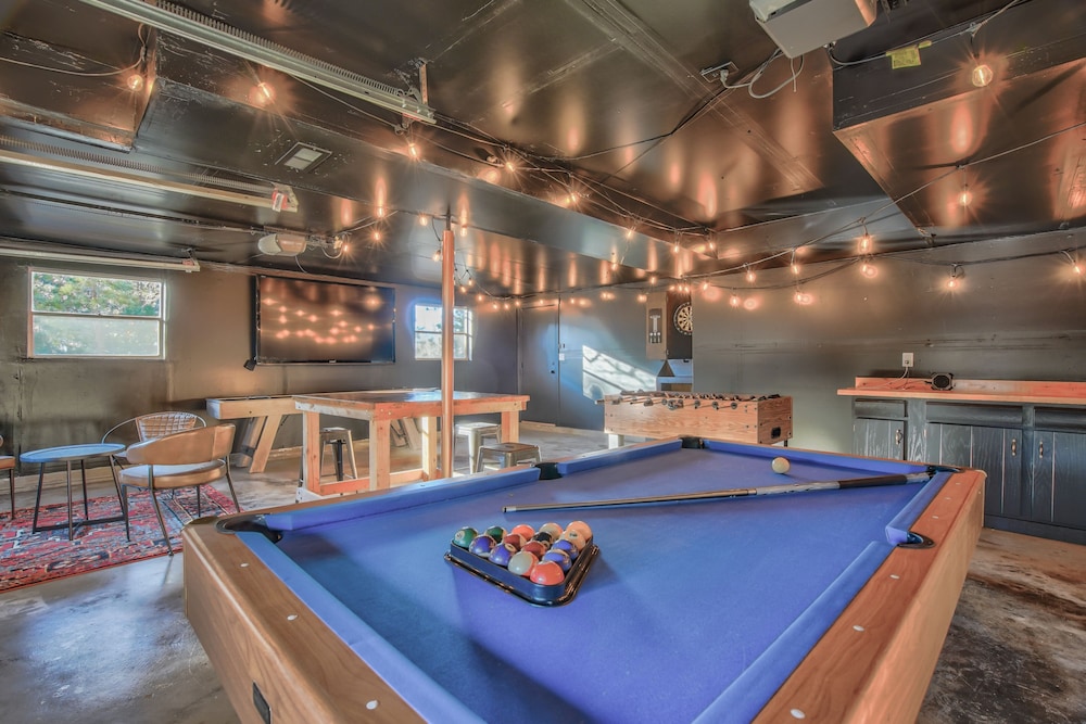 4BD With Game Lounge Hot tub Dog Friendly USAFA in Colorado Springs, United States