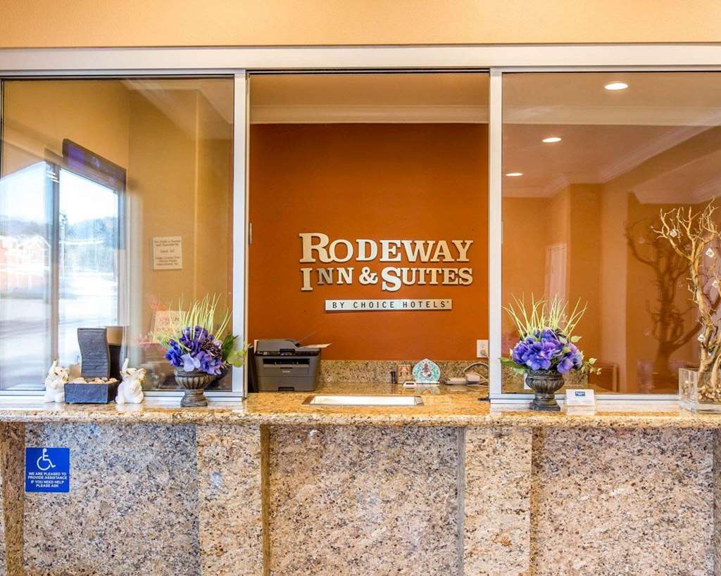 Rodeway Inn & Suites Corona - photo 8
