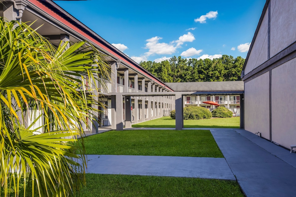 Red Roof Inn Savannah Richmond Hill I 95 - photo 37