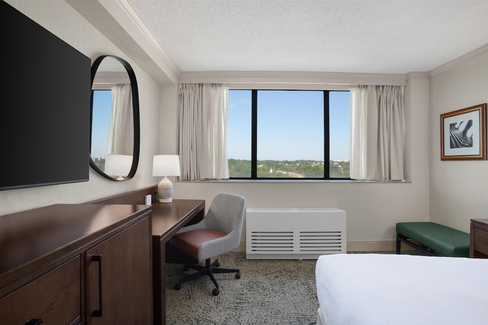 Hilton Arlington National Landing - photo 47