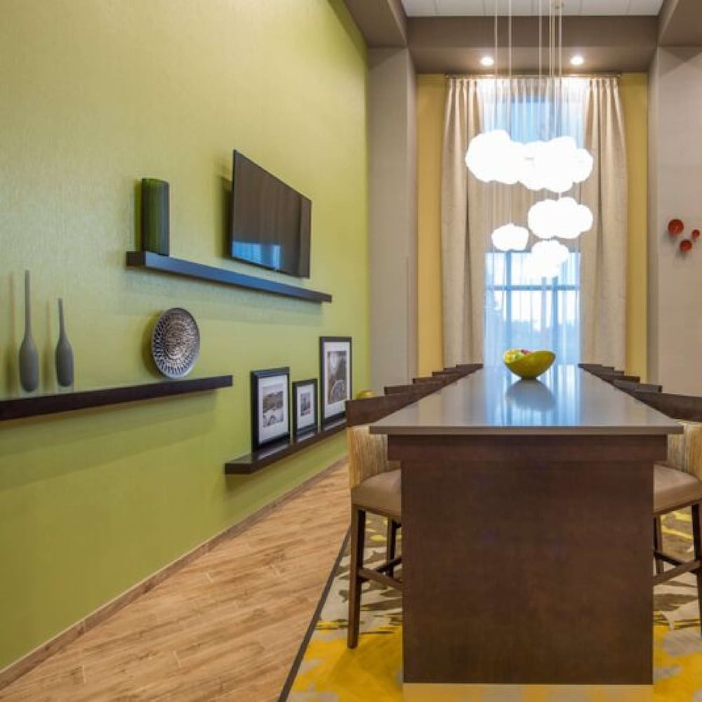 Hampton Inn Waynesboro - photo 3