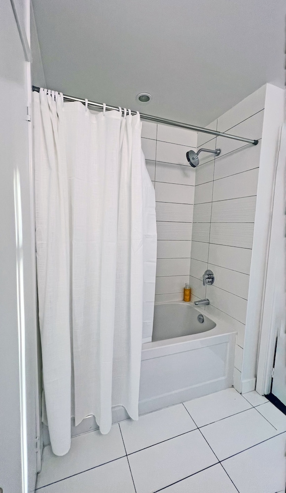 Toronto Harbour Suites — Toronto — photo 2