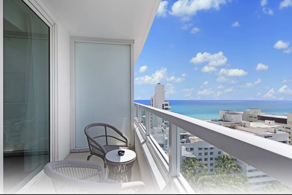 Fontainebleau Miami Beach Private Luxury Suites - photo 492