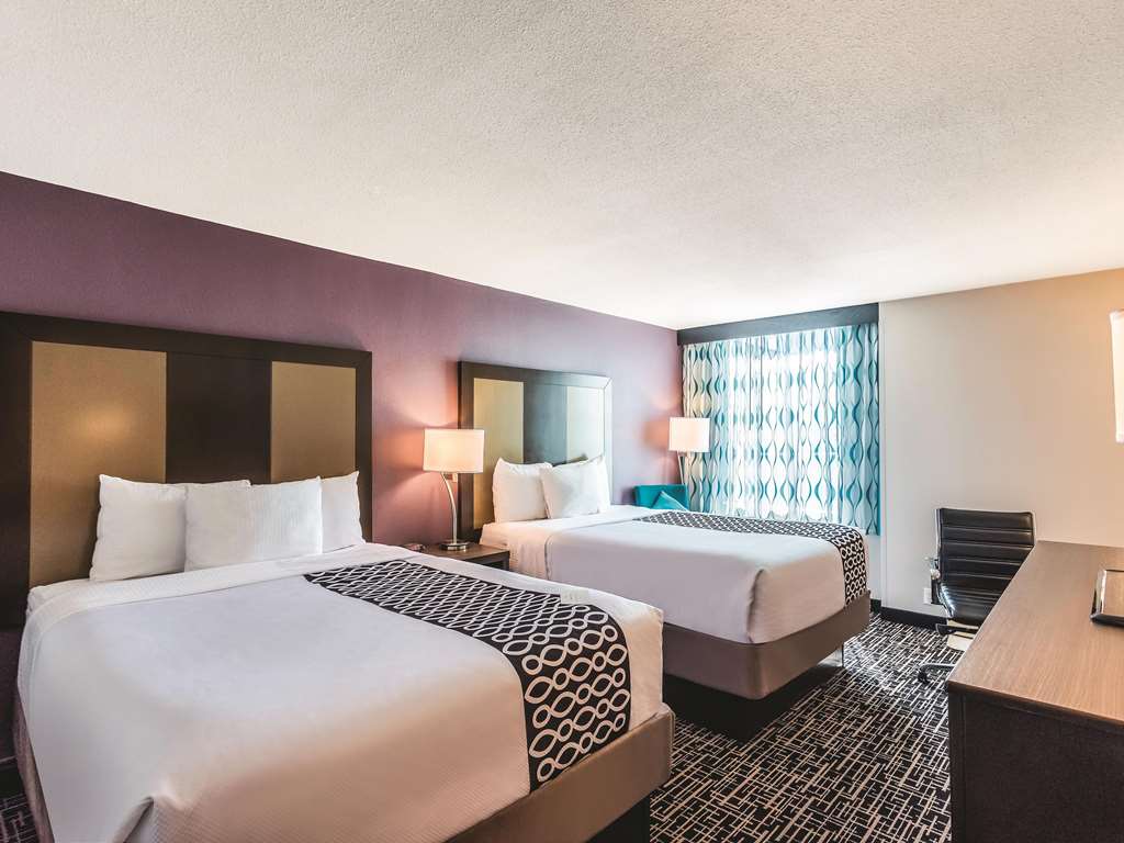 La Quinta Inn & Suites by Wyndham Colorado Springs North - photo 29