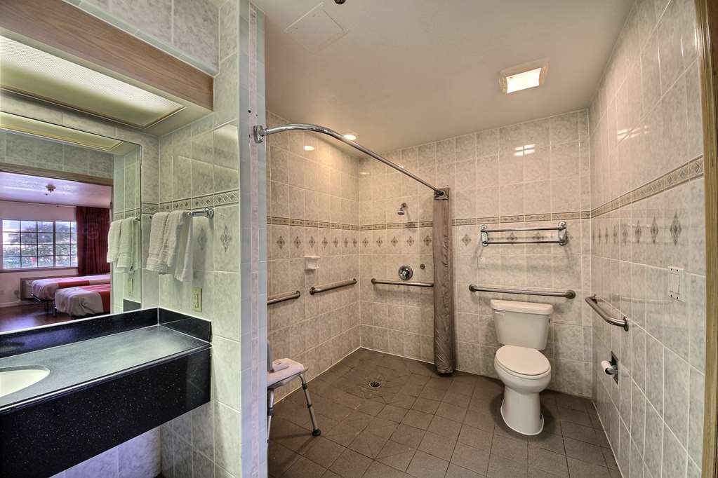 Motel 6 Edinburg TX - photo 27