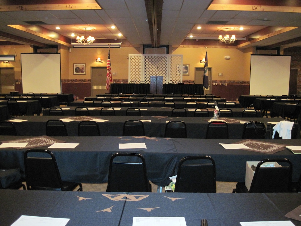 Dodge House Hotel & Convention Center - photo 33