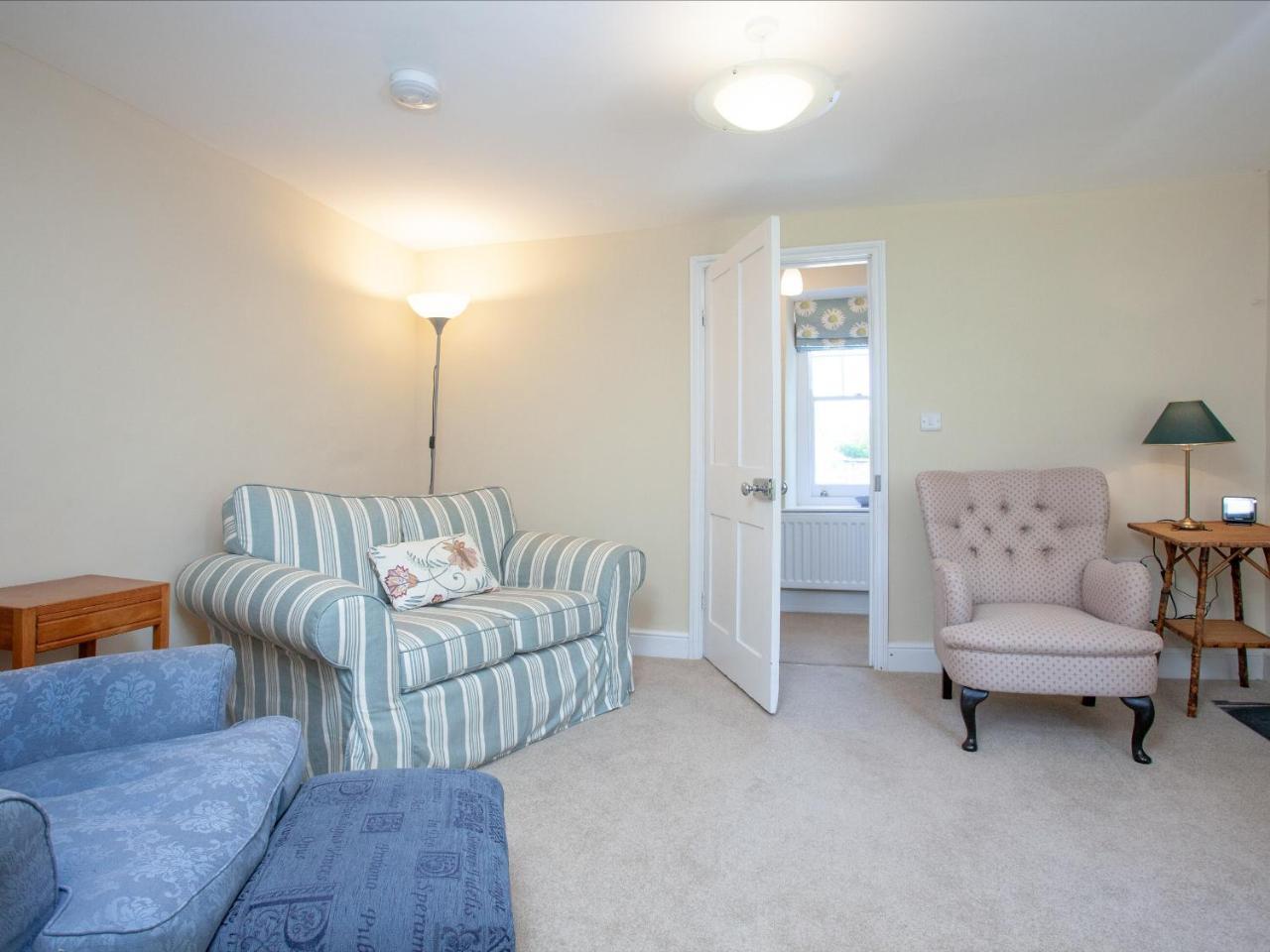 South Wing Cottage — 4-Star Luxury Hotel in Yelverton, United Kingdom