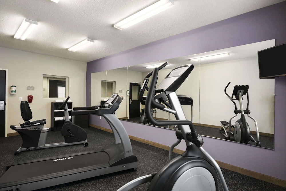 Microtel Inn & Suites By Wyndham Lynchburg - photo 11