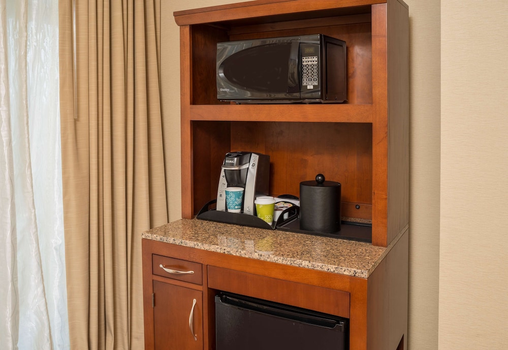 Hilton Garden Inn Alexandria Old Town National Harbor - photo 3