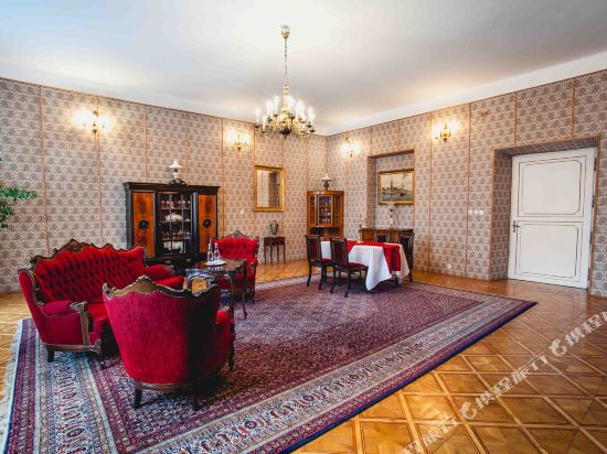 Pałac Sieniawa — hotel in Sieniawa
