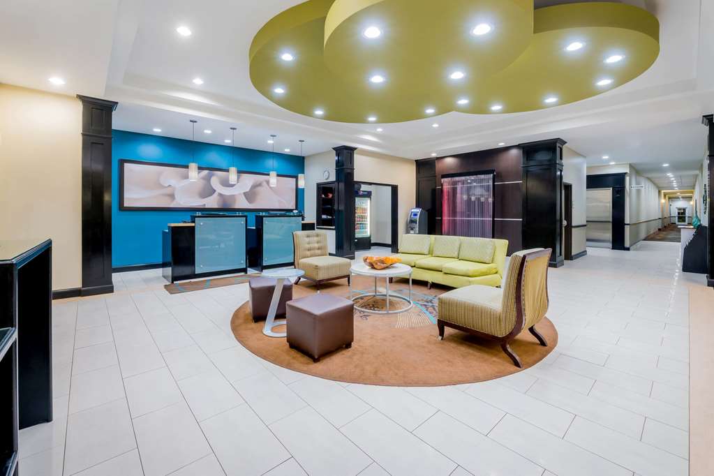 La Quinta Inn & Suites by Wyndham Marshall - photo 6