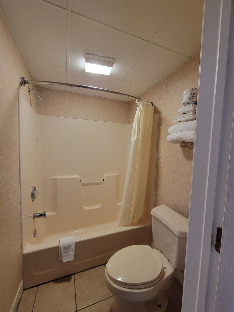 Atrium Inn - photo 22