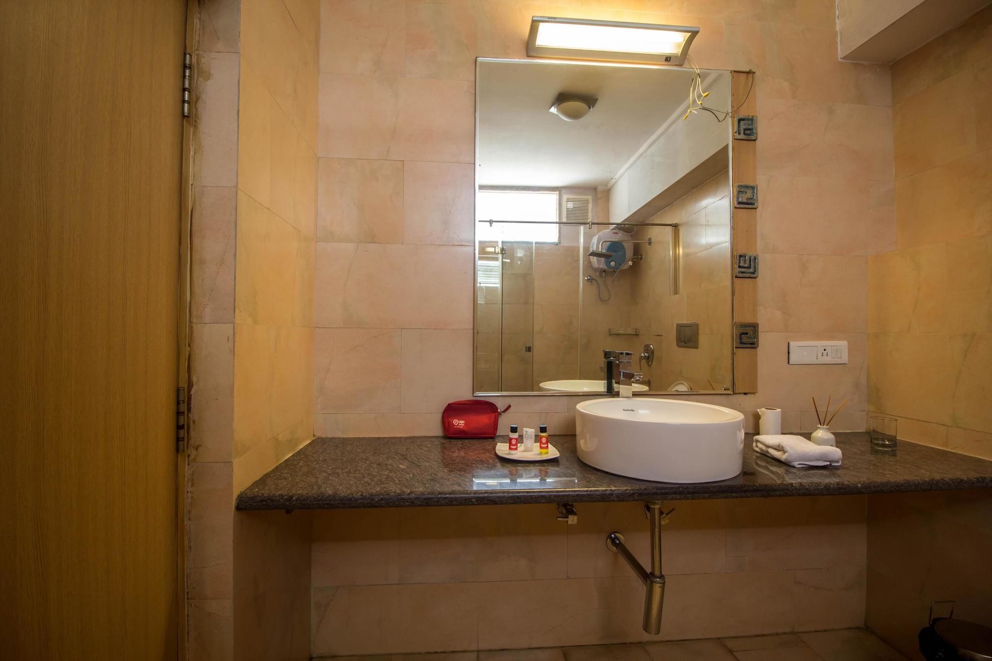 OYO Apartments RK Beach Road