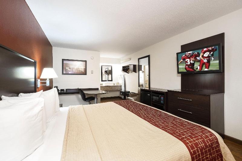 Red Roof Inn Jackson North Ridgeland - photo 16