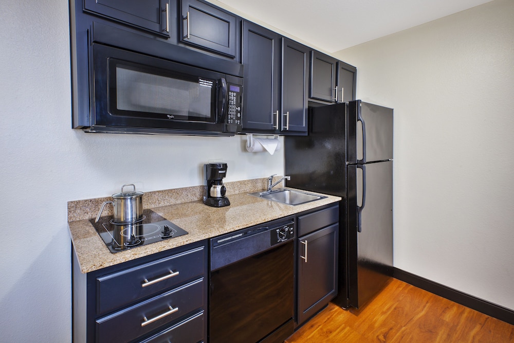 Candlewood Suites Indianapolis Airport by IHG - photo 18