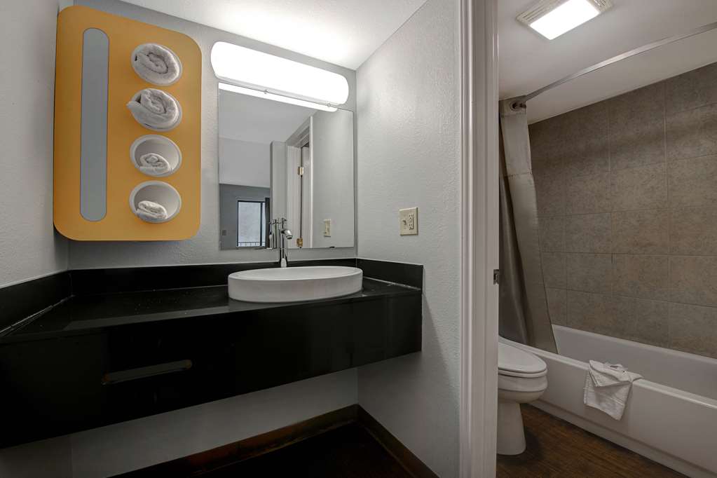 Motel 6 Sulphur Springs TX - photo 18