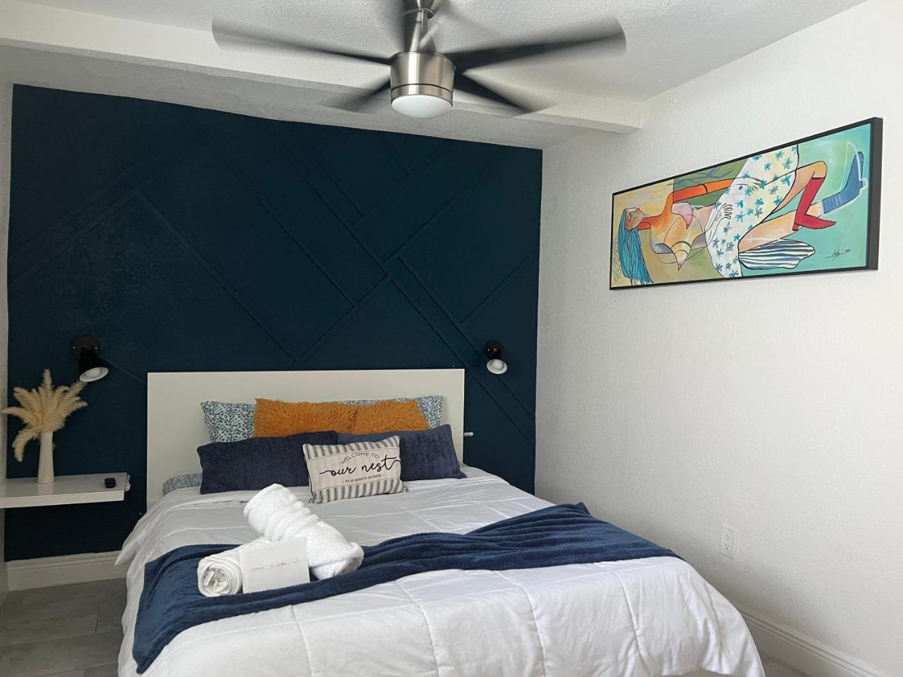 Busch Gardens Bliss Suite 1 — 4-Star Luxury Hotel in Tampa, United States