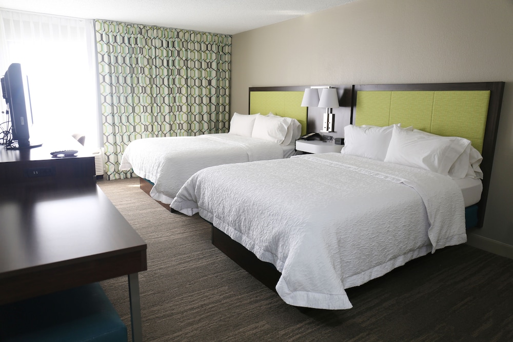Hampton Inn Sumter - photo 19