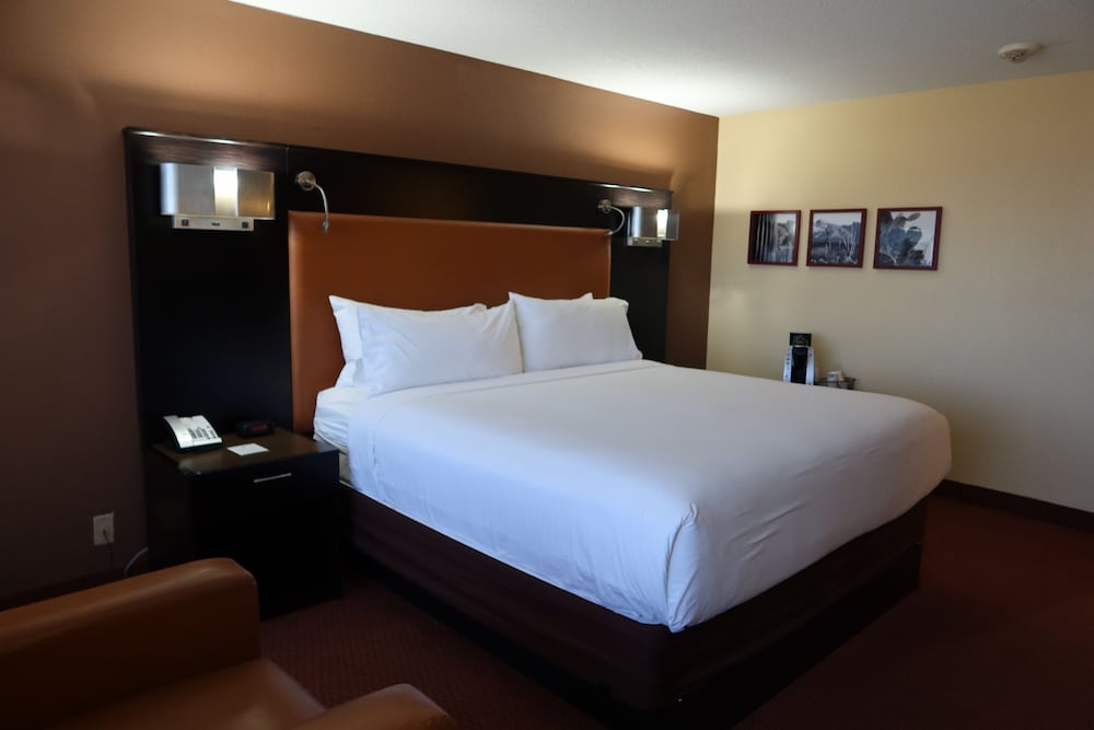 GreenTree Hotel Phoenix West - photo 10