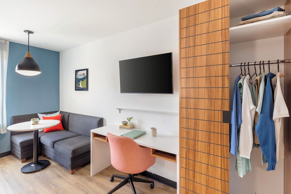Uptown Suites Extended Stay Nashville TN Smyrna - photo 10