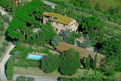 Villa Farnetina — 4-Star Luxury Hotel in Cortona, Italy