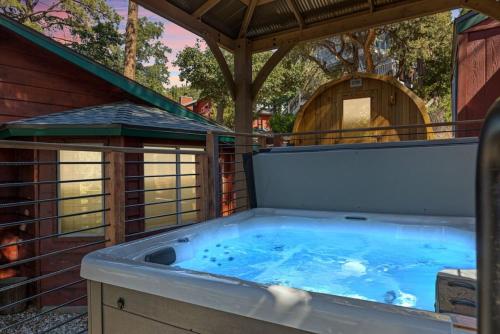 Hygge Frosk in Big Bear Lake, United States