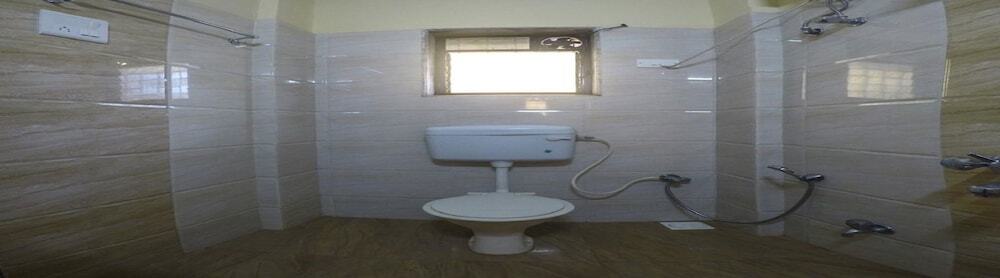 Room Maangta 222 Andheri