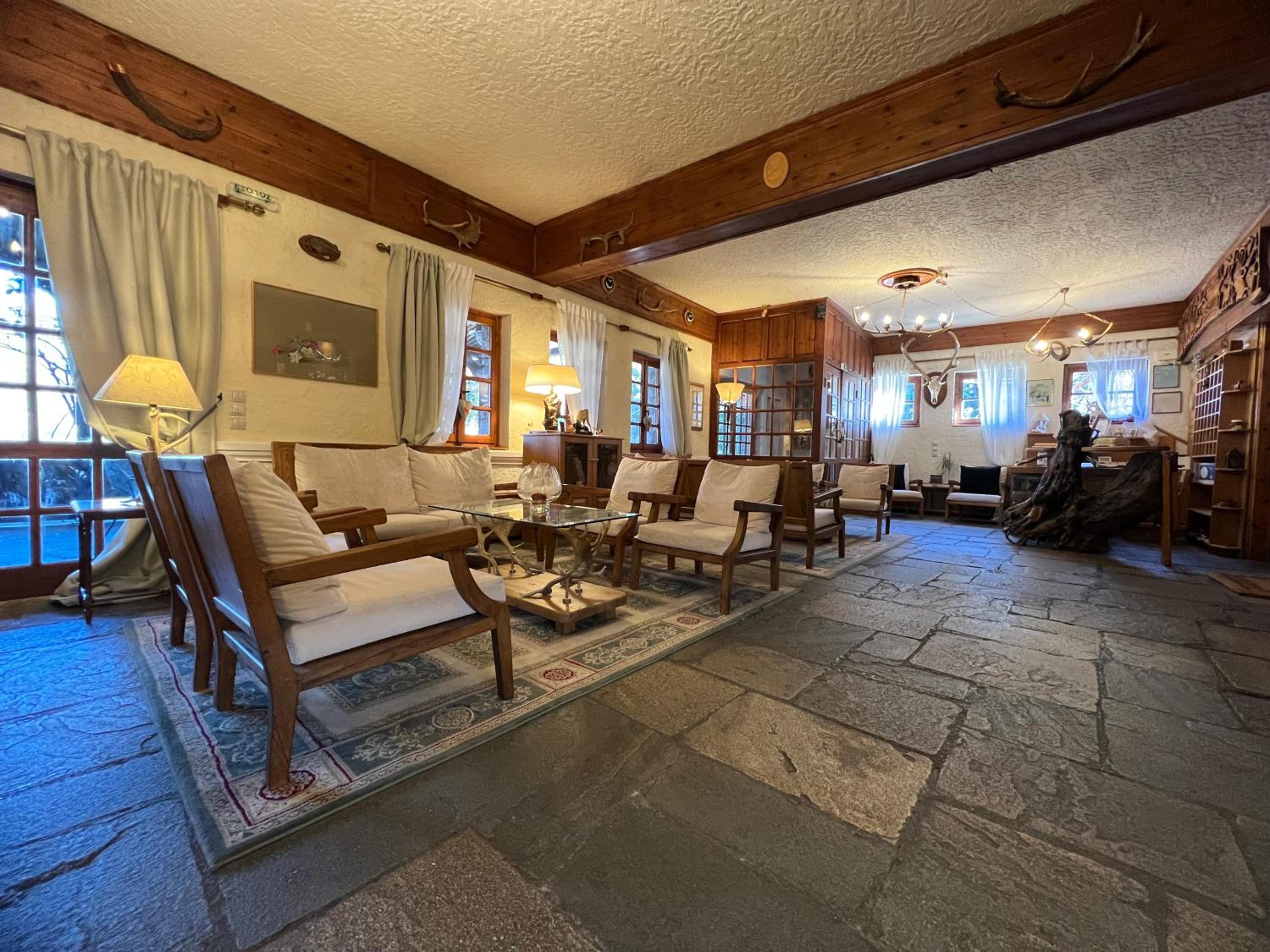 Bourazani Wild Life Resort - carbon neutral hotel in Konitsa