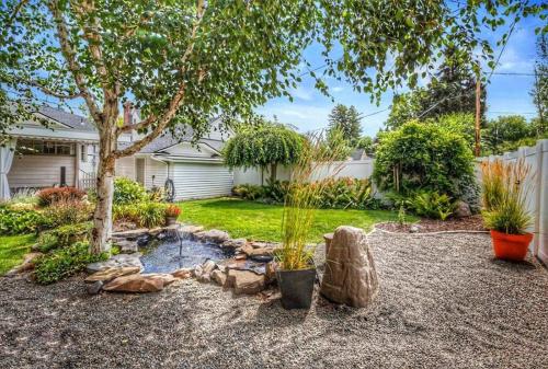 Centrally located family and furry friendly fun — hotel in Yakima