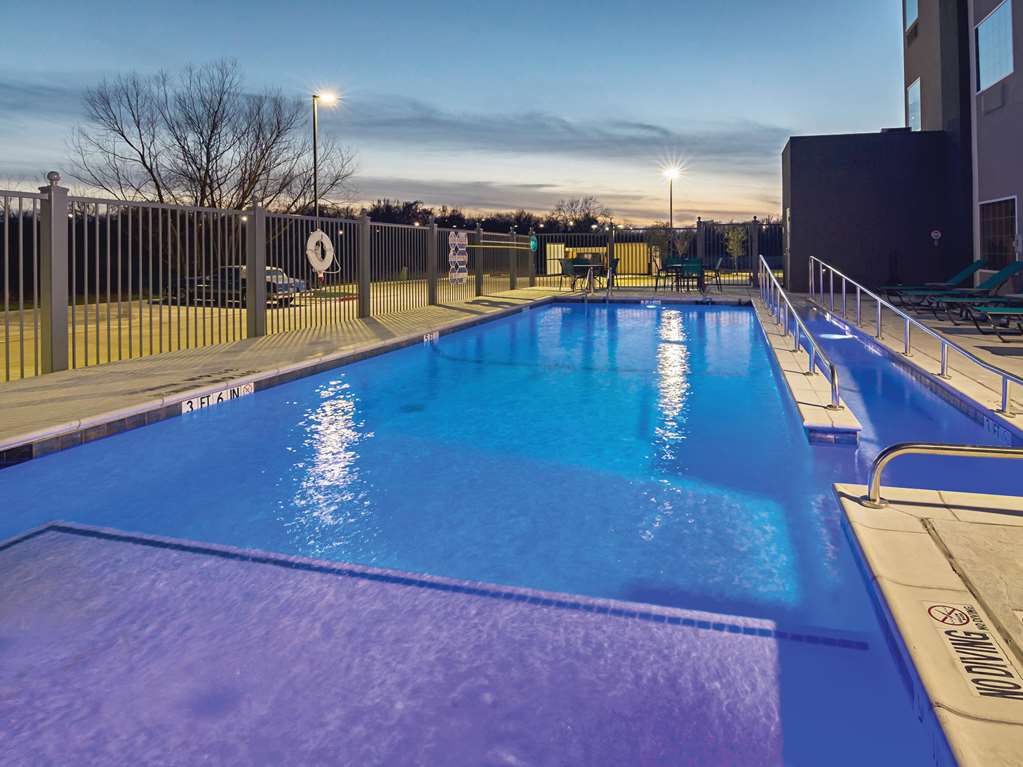 La Quinta Inn & Suites by Wyndham Dallas Wylie - photo 8