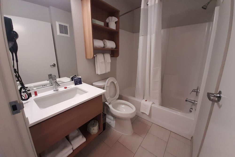 Microtel Inn & Suites by Wyndham Loveland - photo 19