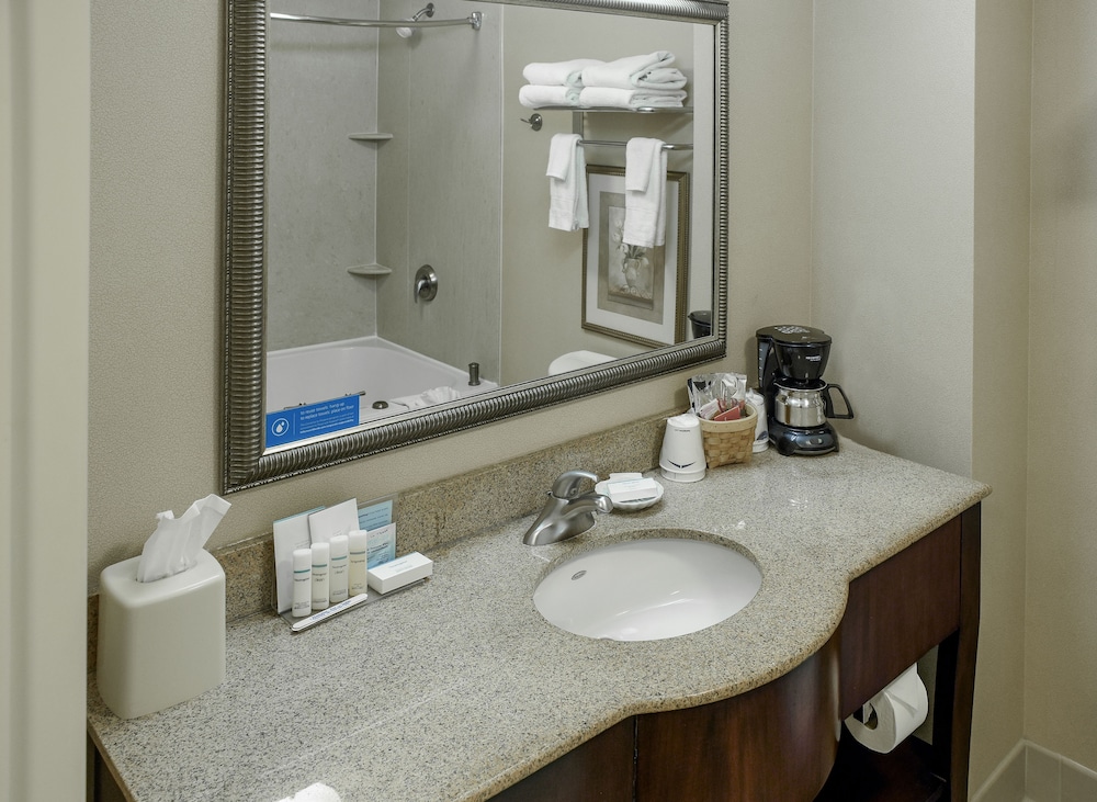 Hampton Inn & Suites Youngstown Canfield - photo 48