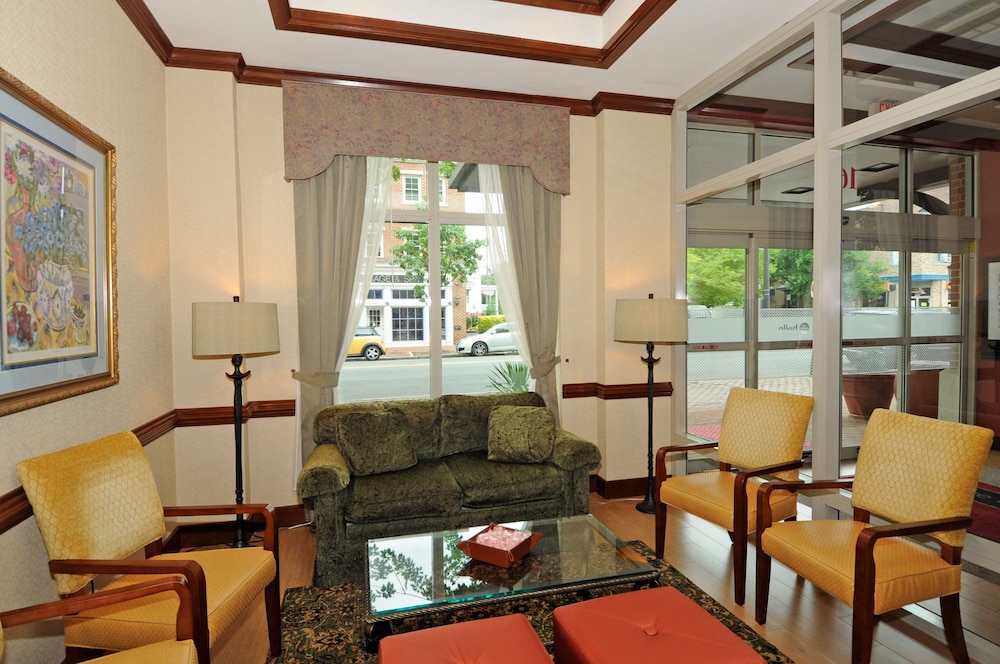 Hampton Inn Alexandria Old Town King St. Metro - photo 5