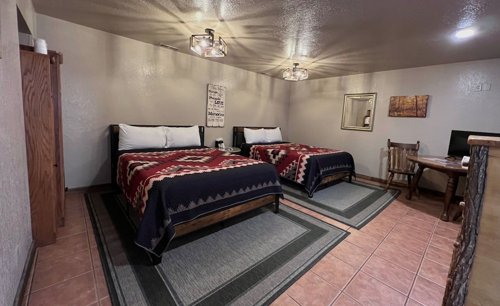 The Snuggle Inn - photo 29