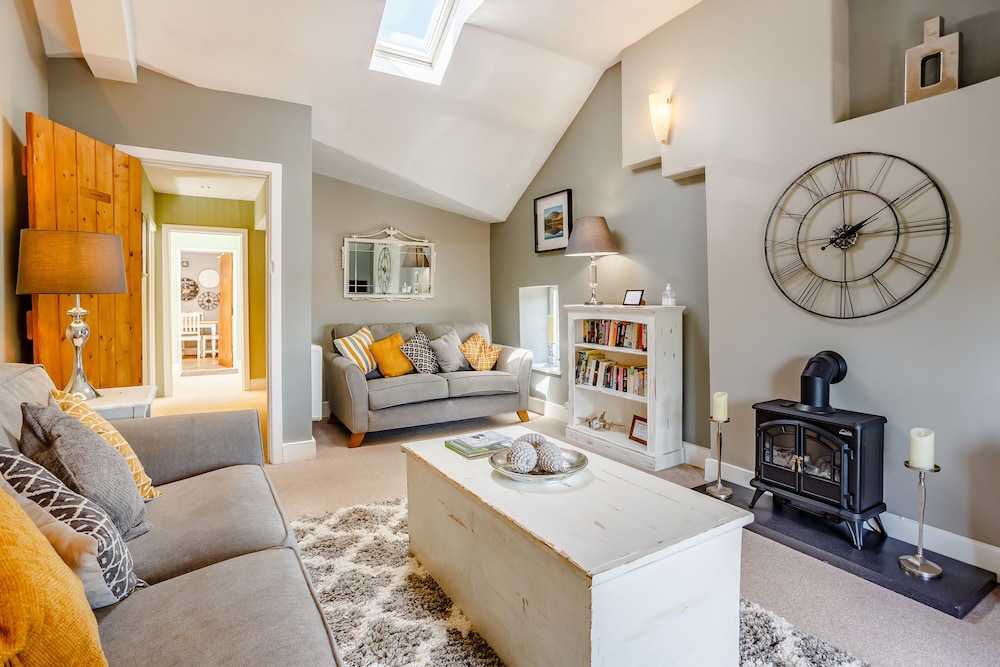 Broadrock Accommodation Clock Cottage — 4-Star Luxury Hotel in Chepstow, United Kingdom