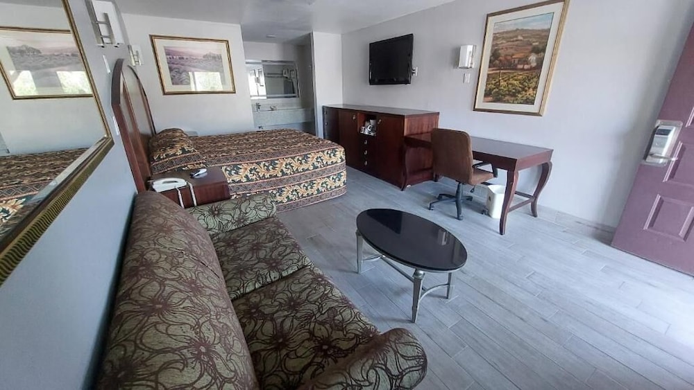 Regency Inn Norco - photo 7