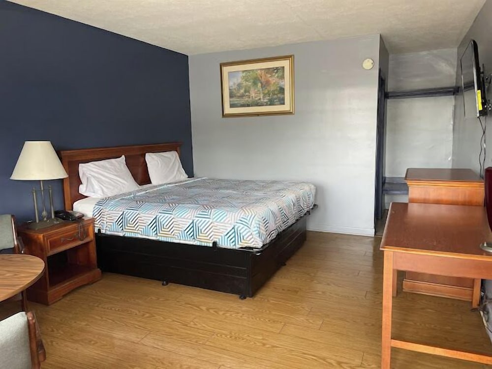 Regent Motel - photo 2