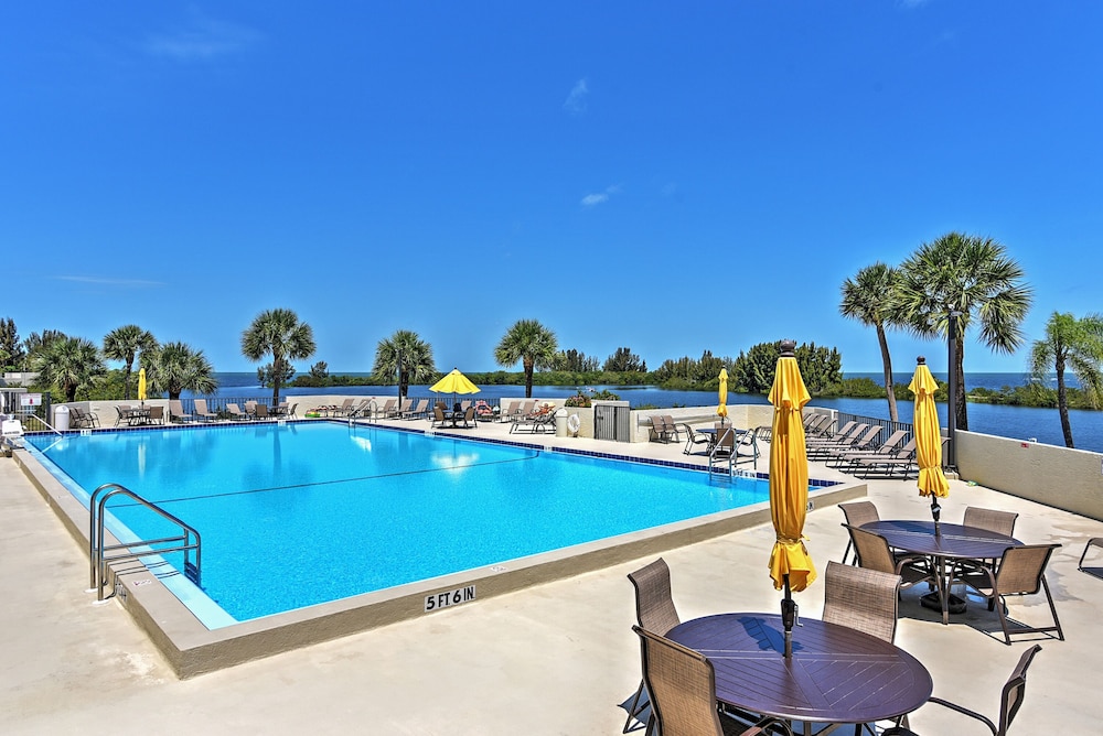 Hudson Resort Condo w Gulf Views & Beach - photo 11