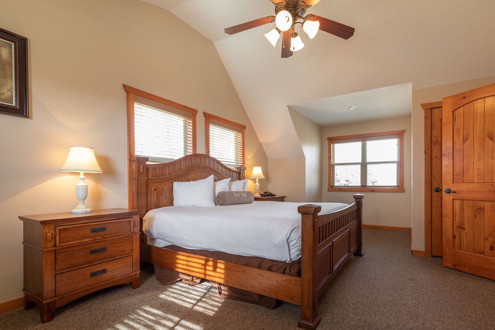 Lodges At Table Rock - photo 17