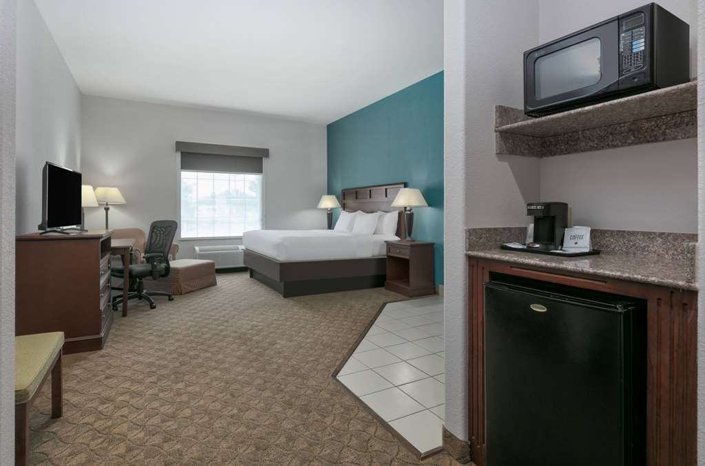 Baymont Inn & Suites by Wyndham Glen Rose - photo 20