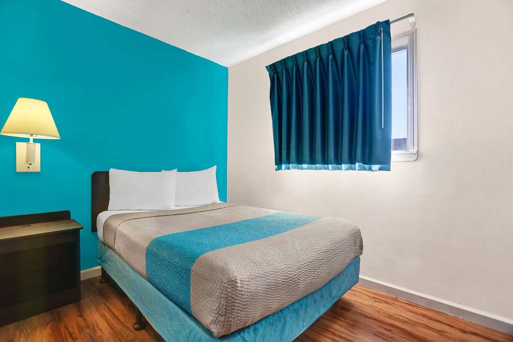 Motel 6 Fort Bragg CA - photo 11