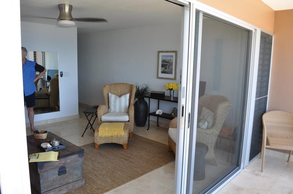 Lahaina Roads 309 by RedAwning - photo 11