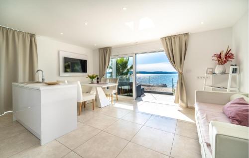 Beautiful Apartment In Bibinje — 5-Star Luxury Hotel in Bibinje, Croatia