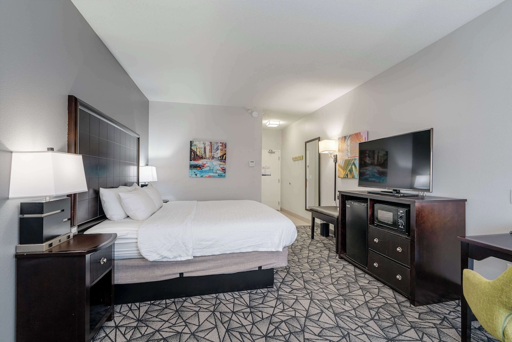 Hampton Inn Bloomington West - photo 10