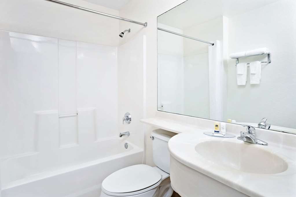 Microtel Inn & Suites by Wyndham Morgan Hill San Jose Area - photo 8