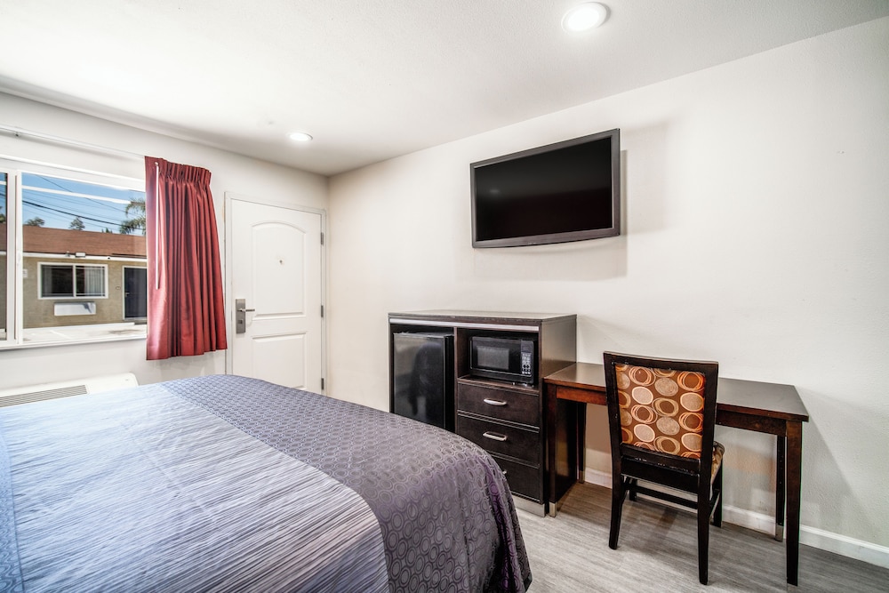 Bell Manor Motel - photo 7